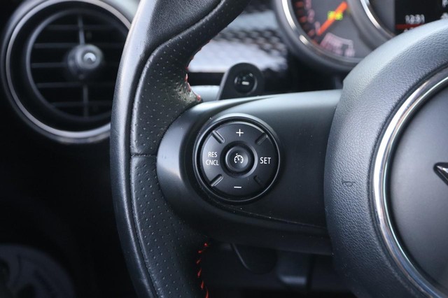 MINI Hardtop 2 Door Vehicle Image 11