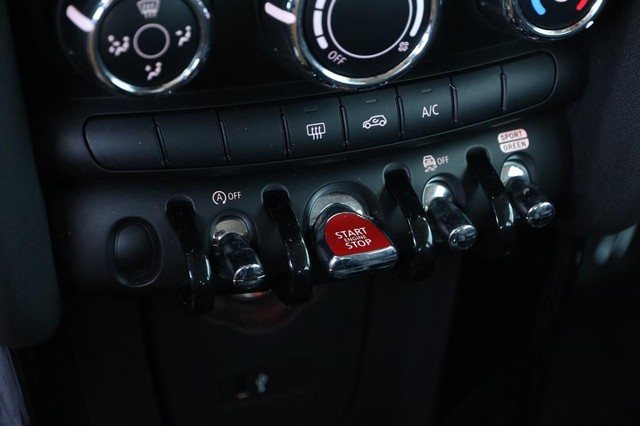 MINI Hardtop 2 Door Vehicle Image 14