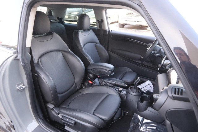 MINI Hardtop 2 Door Vehicle Image 22