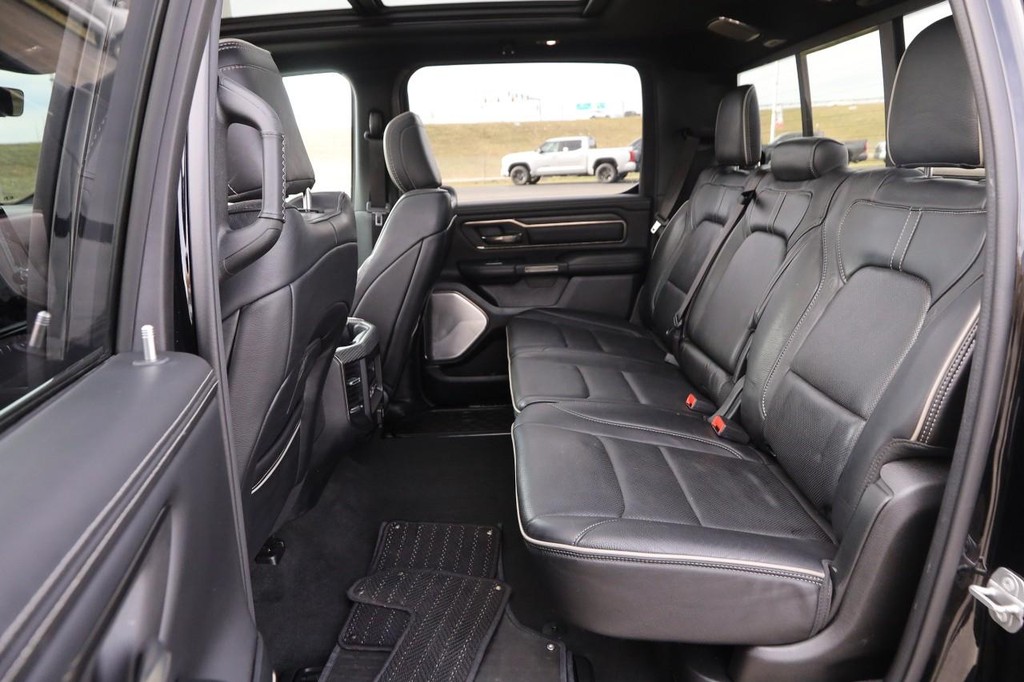 Ram 1500 Vehicle Full-screen Gallery Image 10