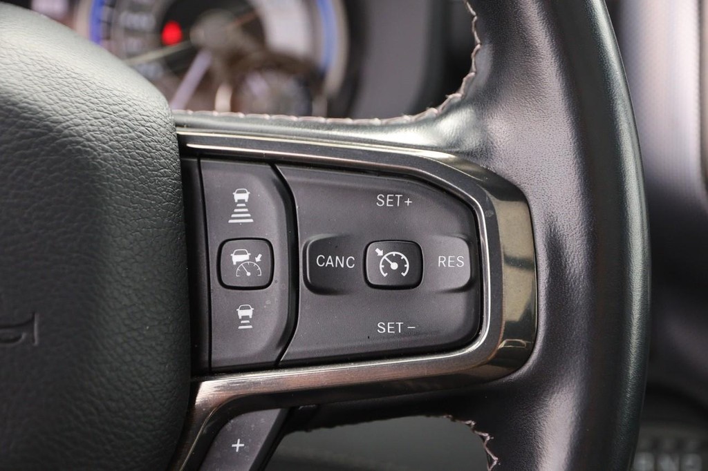 Ram 1500 Vehicle Full-screen Gallery Image 13