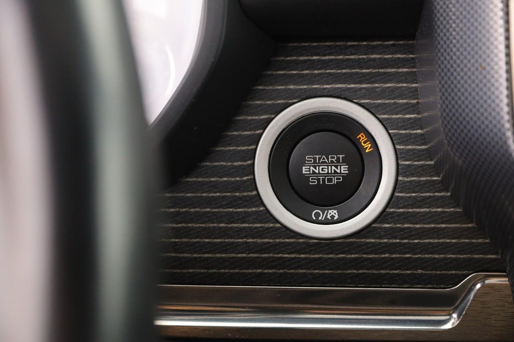 Ram 1500 Vehicle Full-screen Gallery Image 15