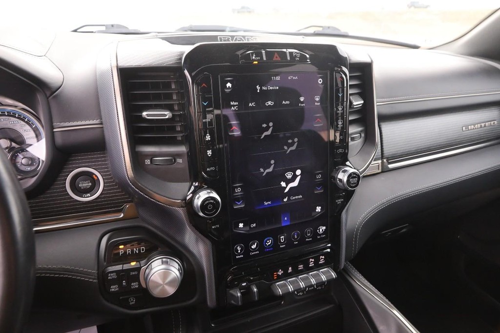 Ram 1500 Vehicle Full-screen Gallery Image 17