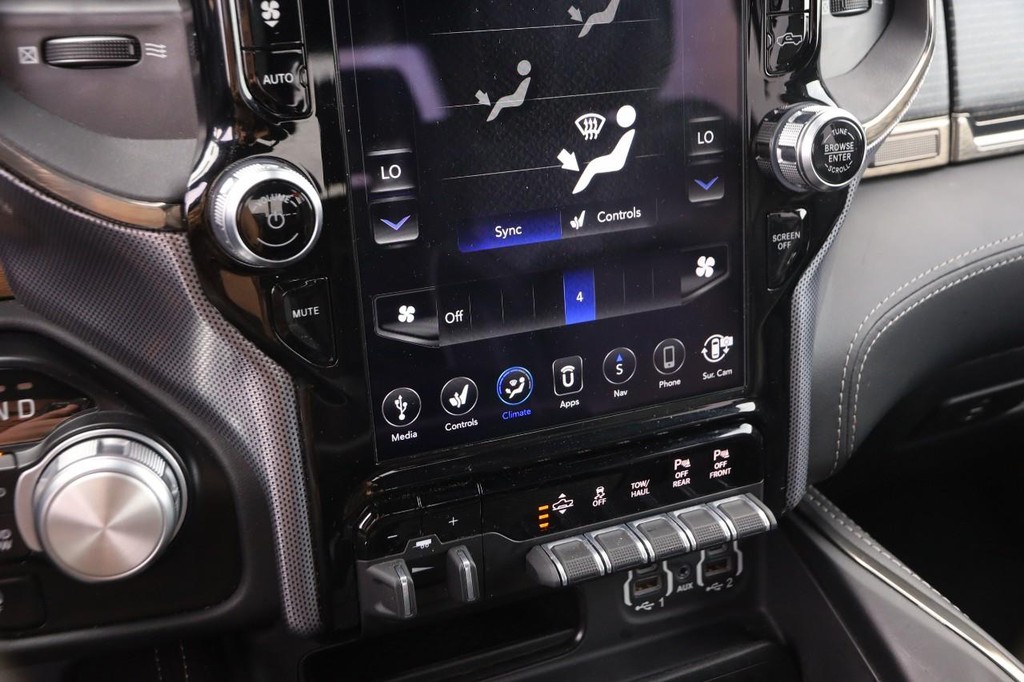 Ram 1500 Vehicle Full-screen Gallery Image 19