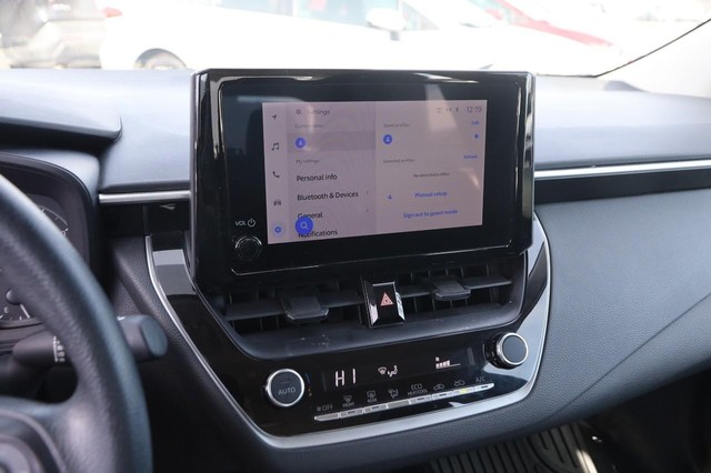 Toyota Corolla Vehicle Image 14