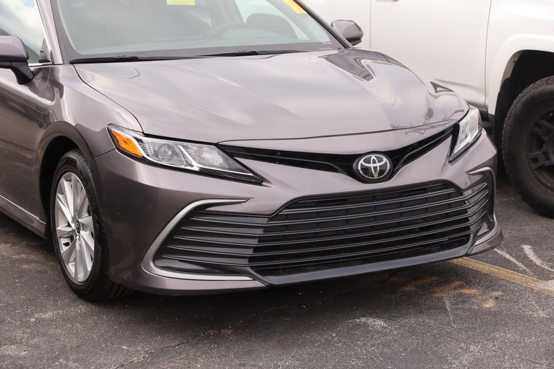 Toyota Camry Vehicle Image 02