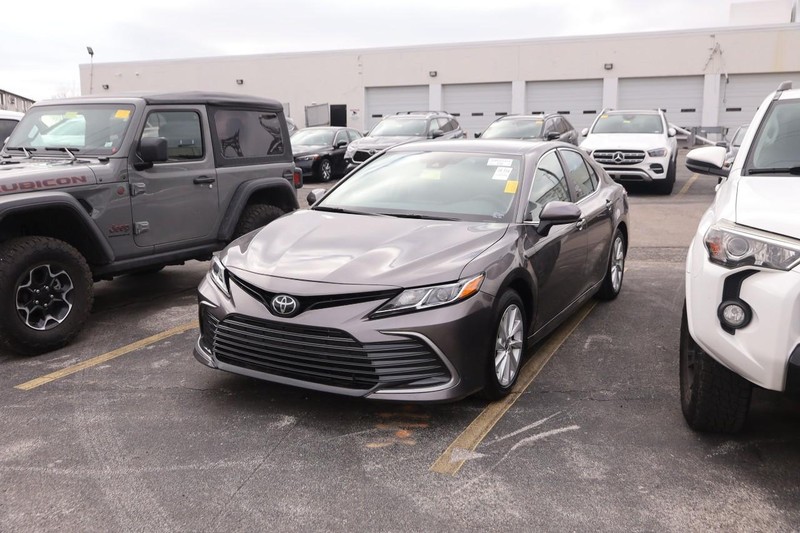 Toyota Camry Vehicle Image 04