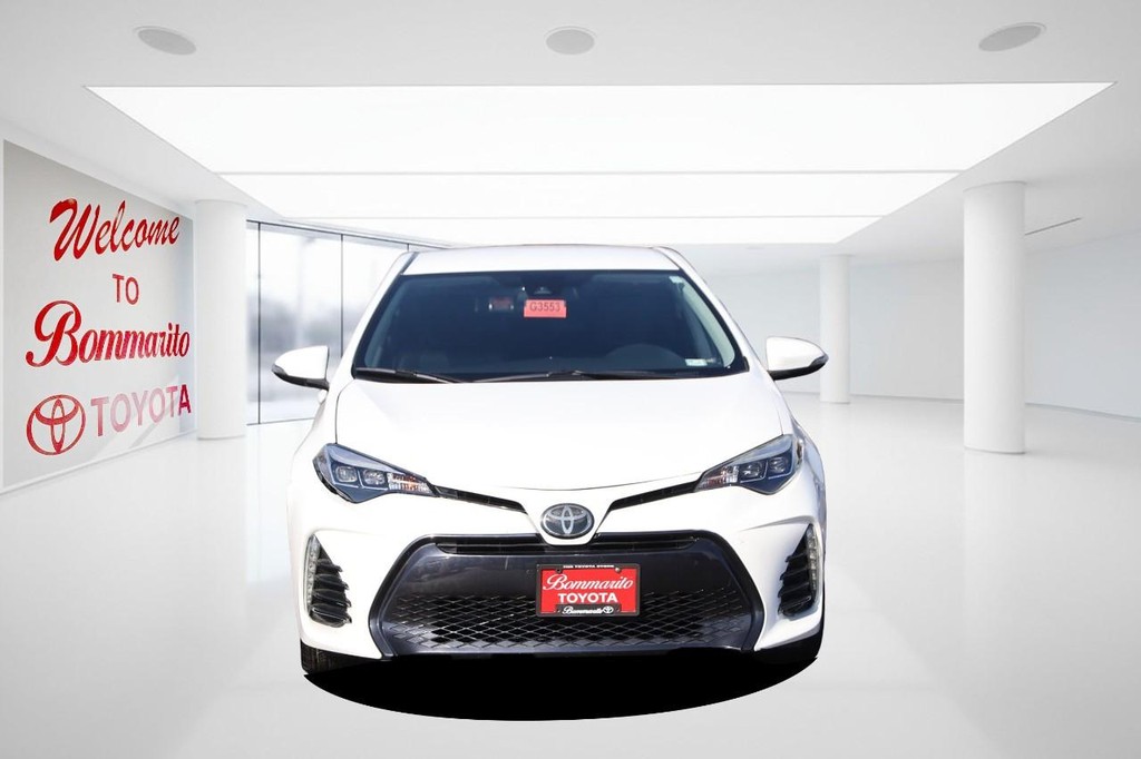Toyota Corolla Vehicle Full-screen Gallery Image 4