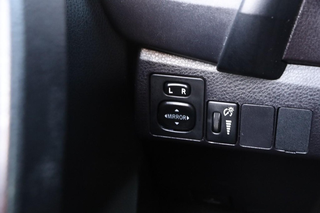 Toyota Corolla Vehicle Full-screen Gallery Image 17