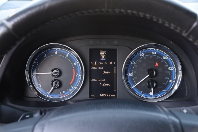 Toyota Corolla Vehicle Image 13