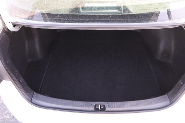 Toyota Corolla Vehicle Image 07