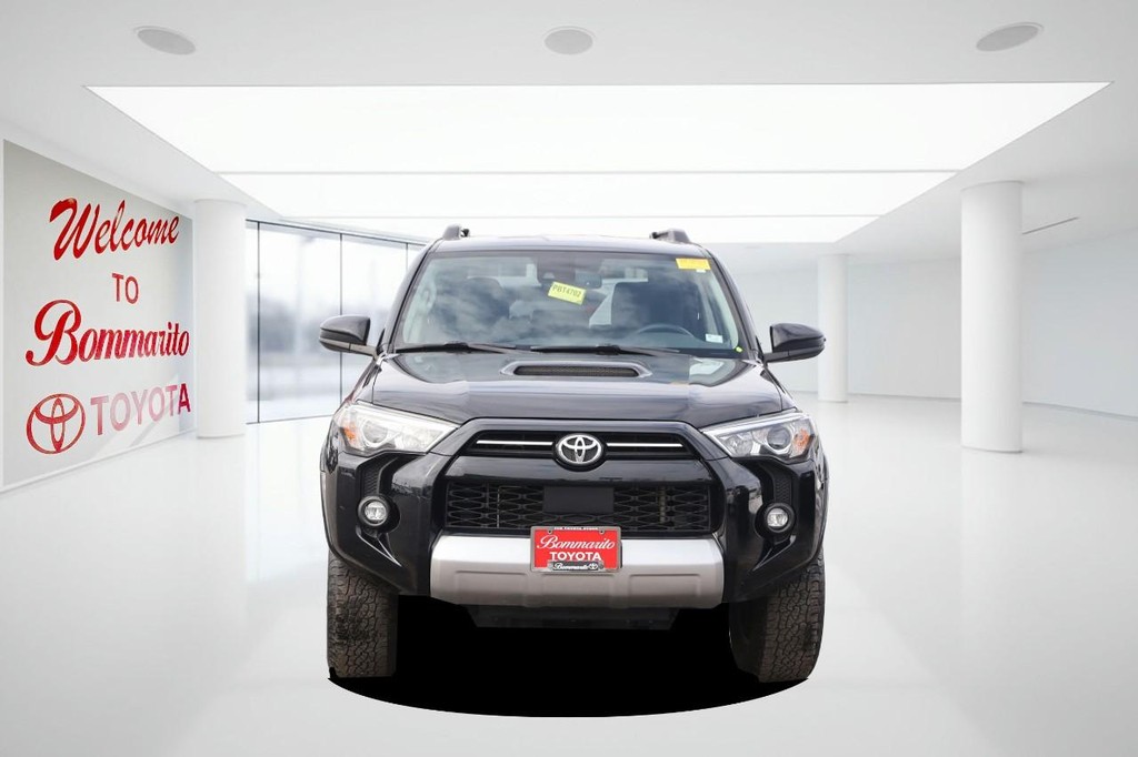 Toyota 4Runner Vehicle Full-screen Gallery Image 4
