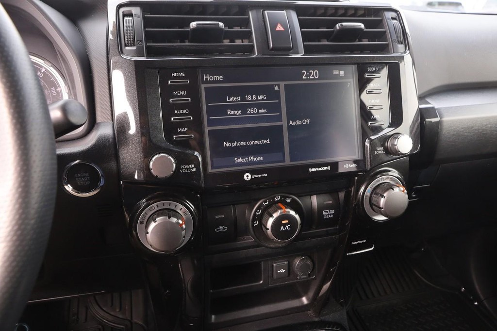 Toyota 4Runner Vehicle Full-screen Gallery Image 14