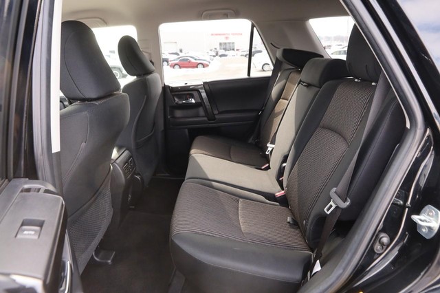 Toyota 4Runner Vehicle Image 09