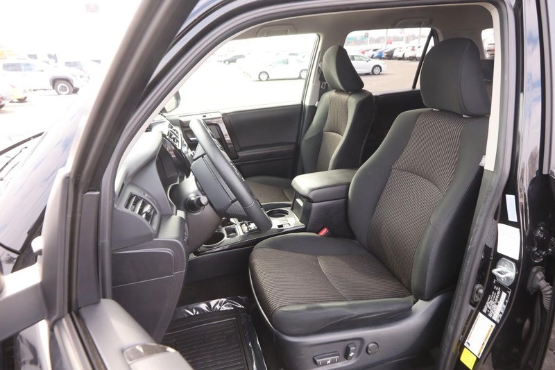 Toyota 4Runner Vehicle Image 08