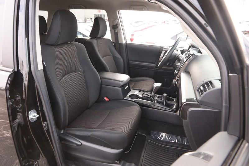 Toyota 4Runner Vehicle Image 25