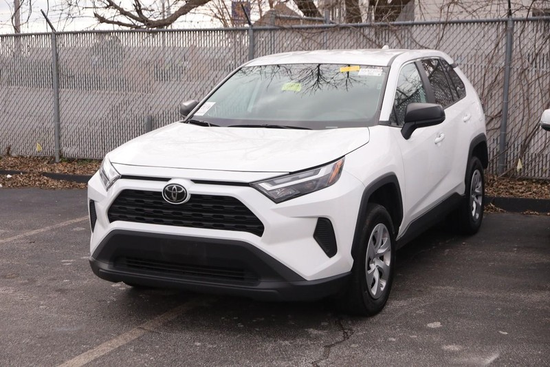 Toyota RAV4 Vehicle Image 04