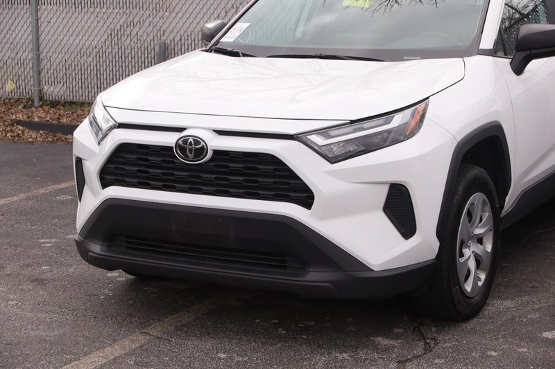 Toyota RAV4 Vehicle Image 05