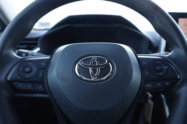 Toyota RAV4 Vehicle Image 09