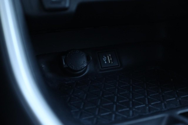 Toyota RAV4 Vehicle Image 15