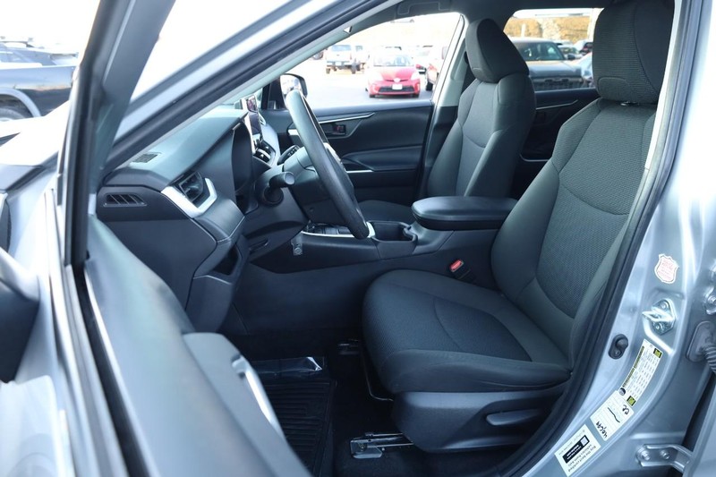 Toyota RAV4 Vehicle Image 08