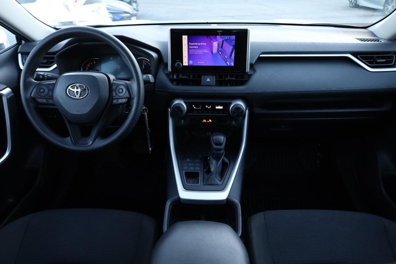 Toyota RAV4 Vehicle Image 21