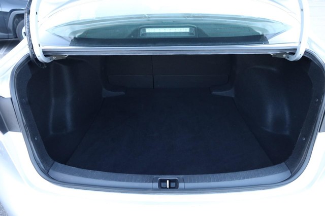 Toyota Corolla Vehicle Image 07