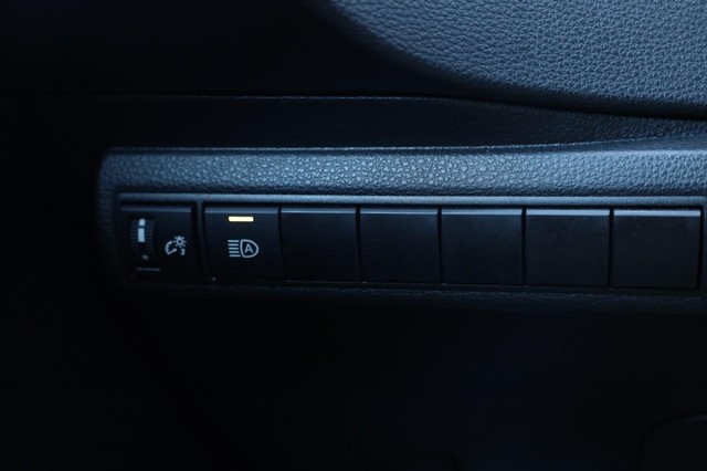 Toyota Corolla Vehicle Image 18