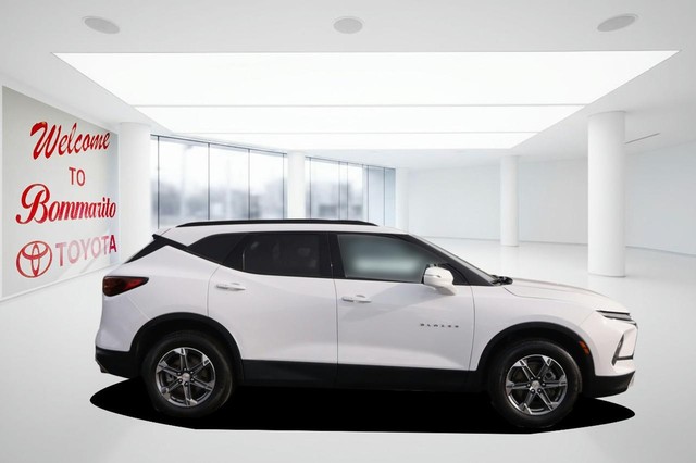 Chevrolet Blazer Vehicle Image 05