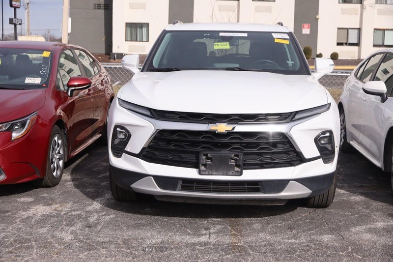 Chevrolet Blazer Vehicle Full-screen Gallery Image 03