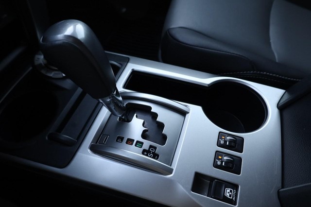 Toyota 4Runner Vehicle Image 16