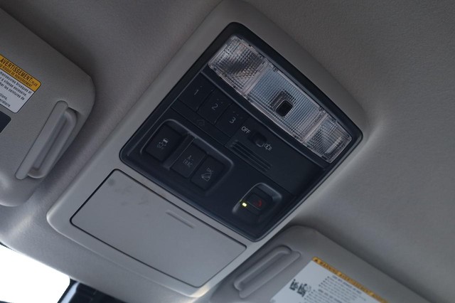 Toyota 4Runner Vehicle Image 17