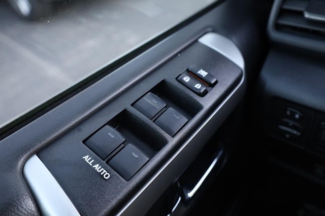 Toyota 4Runner Vehicle Image 18