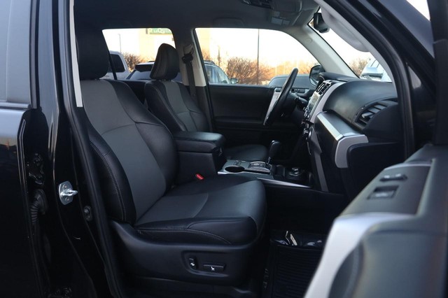 Toyota 4Runner Vehicle Image 25