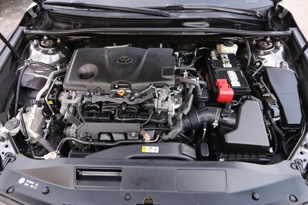 Toyota Camry Vehicle Full-screen Gallery Image 29