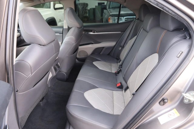 Toyota Camry Vehicle Image 10