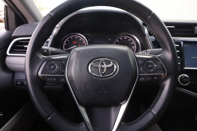 Toyota Camry Vehicle Image 11