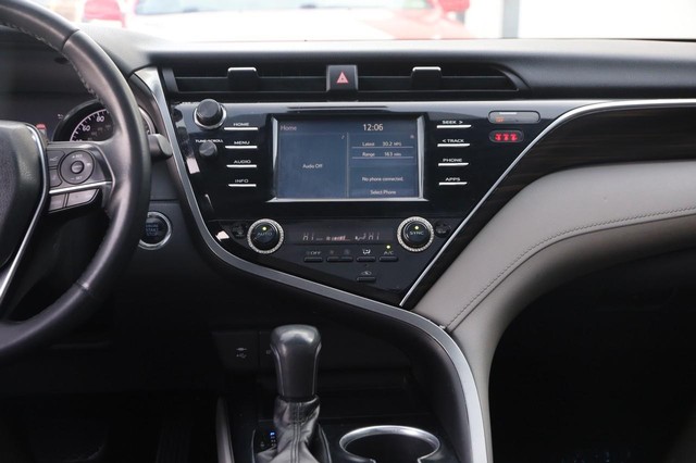 Toyota Camry Vehicle Image 26