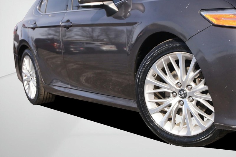 Toyota Camry Vehicle Image 03