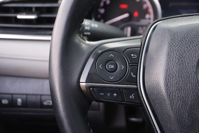 Toyota Camry Vehicle Image 12