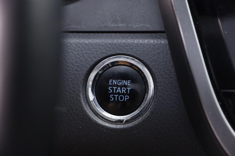 Toyota Camry Vehicle Image 15