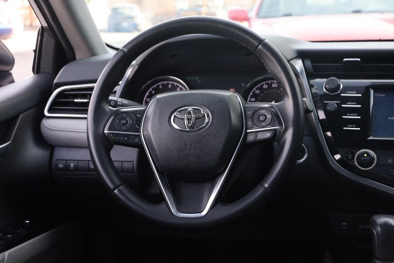 Toyota Camry Vehicle Image 25