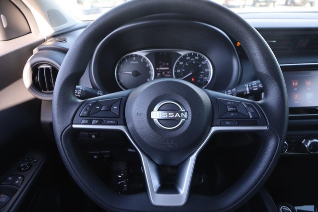 Nissan Kicks Vehicle Image 10