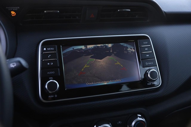 Nissan Kicks Vehicle Image 15