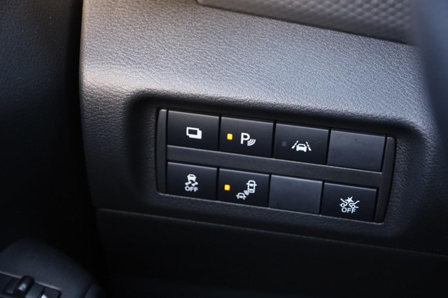 Nissan Kicks Vehicle Image 17