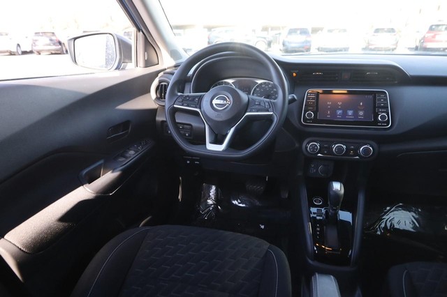 Nissan Kicks Vehicle Image 19