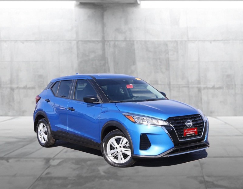 Nissan Kicks Vehicle Image 02