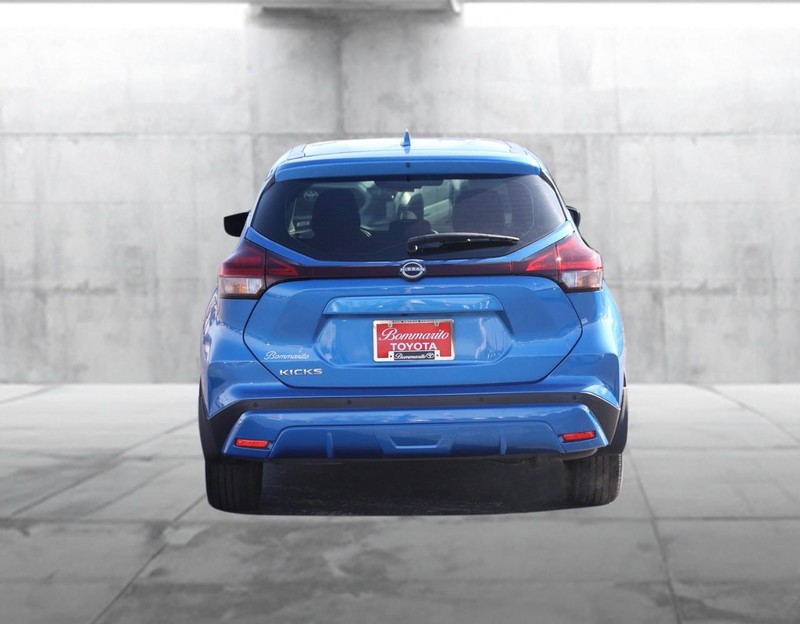 Nissan Kicks Vehicle Image 06