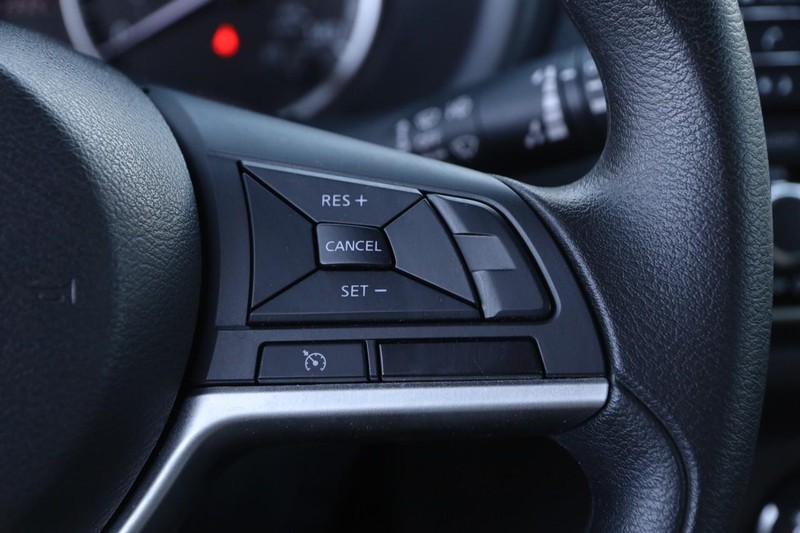 Nissan Kicks Vehicle Image 12