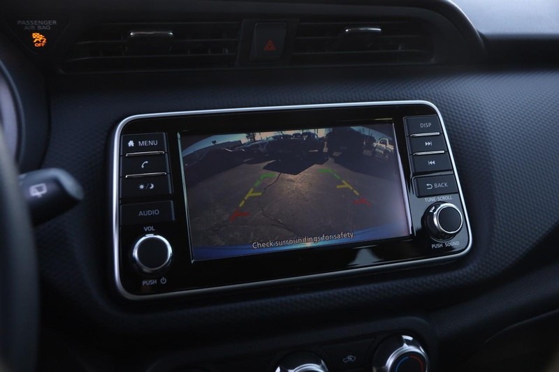 Nissan Kicks Vehicle Image 15